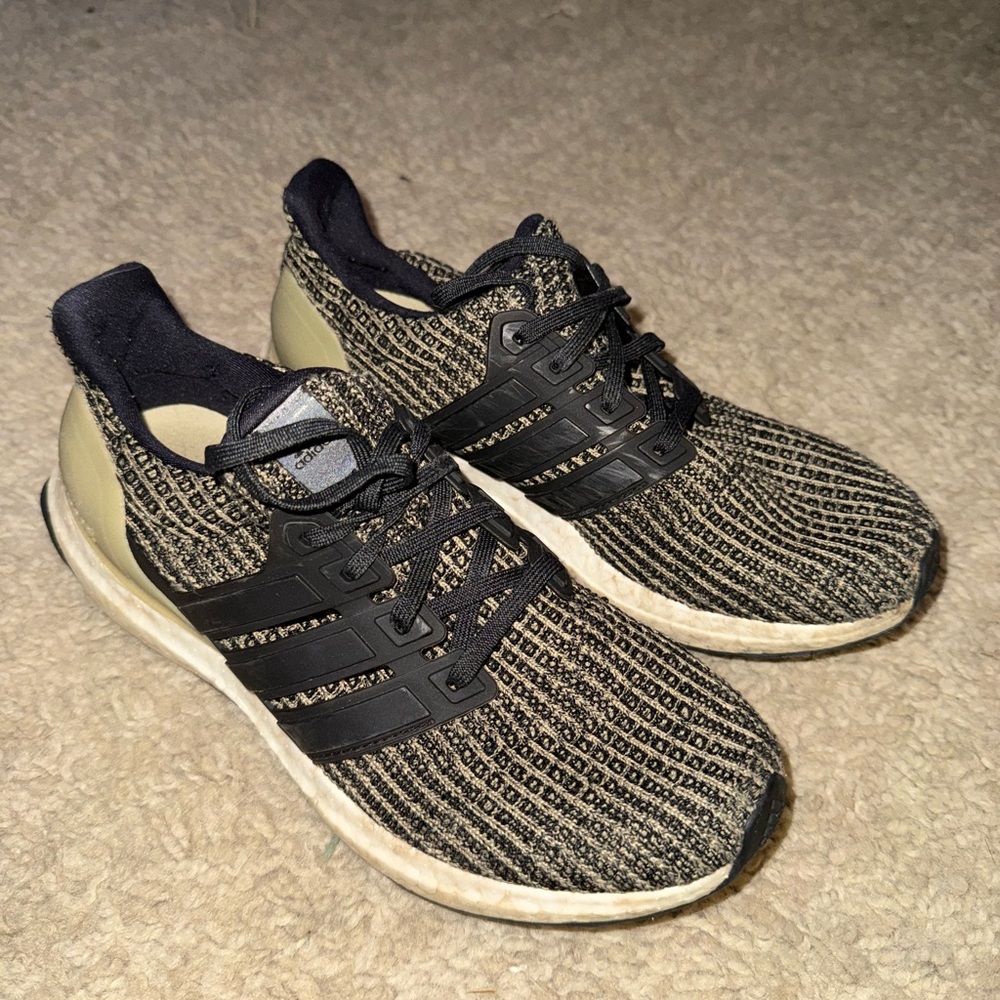 Adidas Sneakers